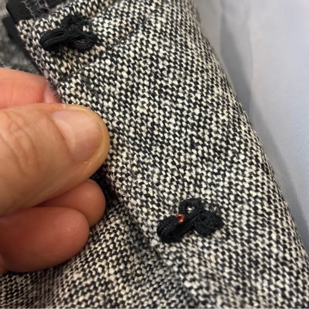 ❤️2/$15 or 3/$21❤️ Loft Tweed Black/White Half Jacket, Size 6 - Picture 5 of 13